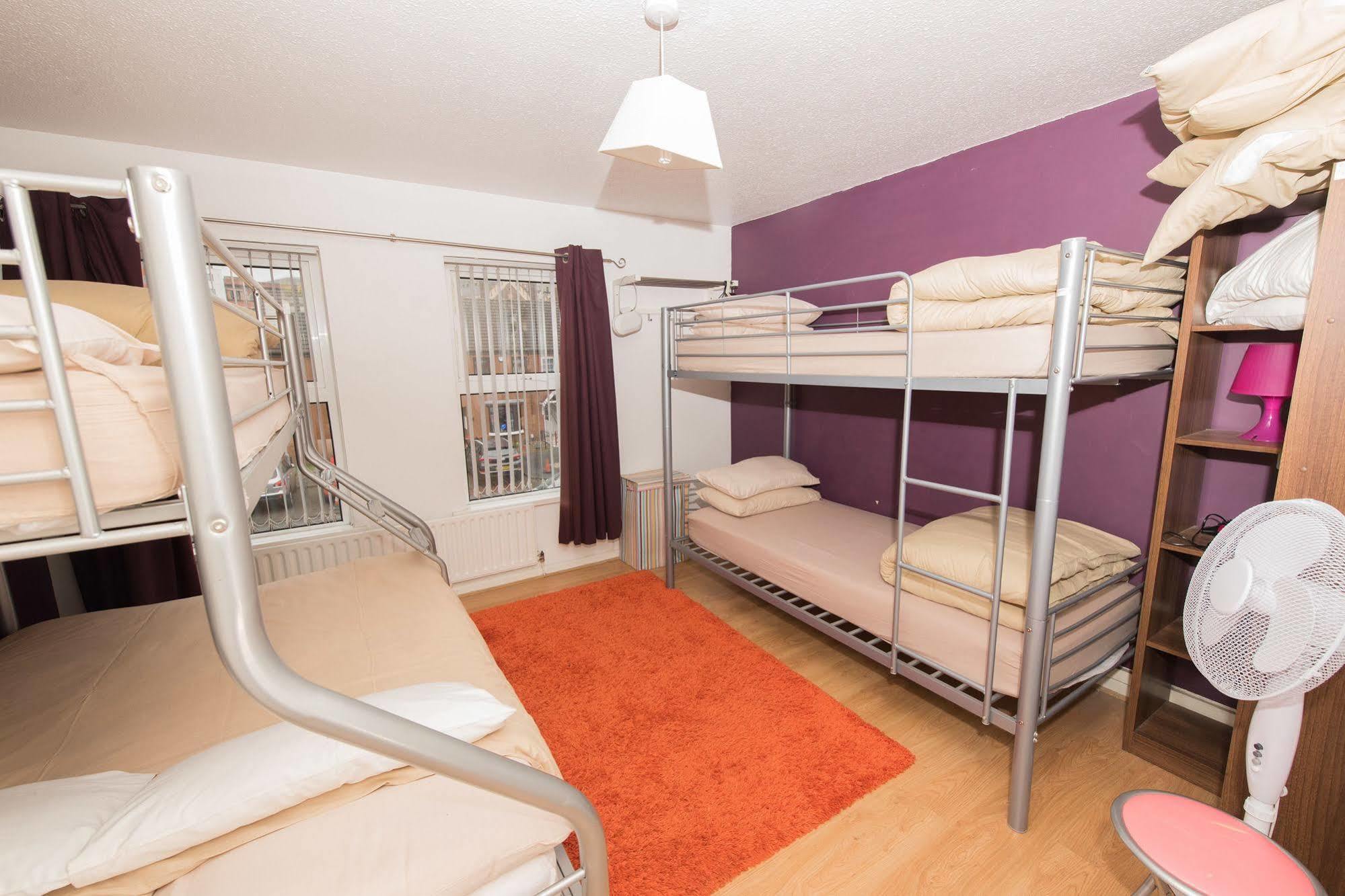 Very Central Location- Free Parking - 2 Bedrooms 벨파스트 외부 사진