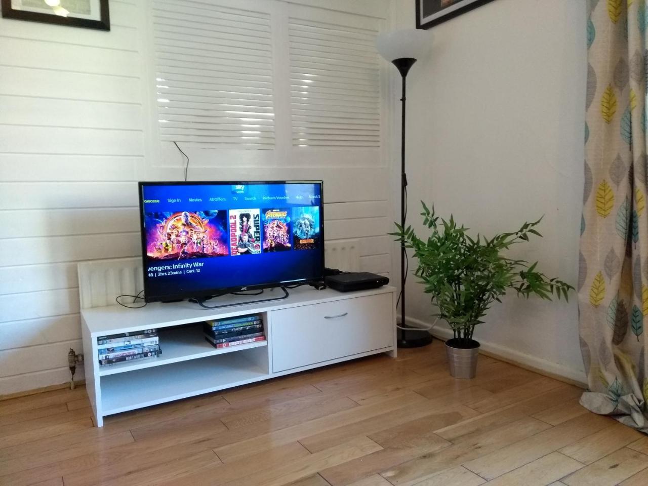 Very Central Location- Free Parking - 2 Bedrooms 벨파스트 외부 사진