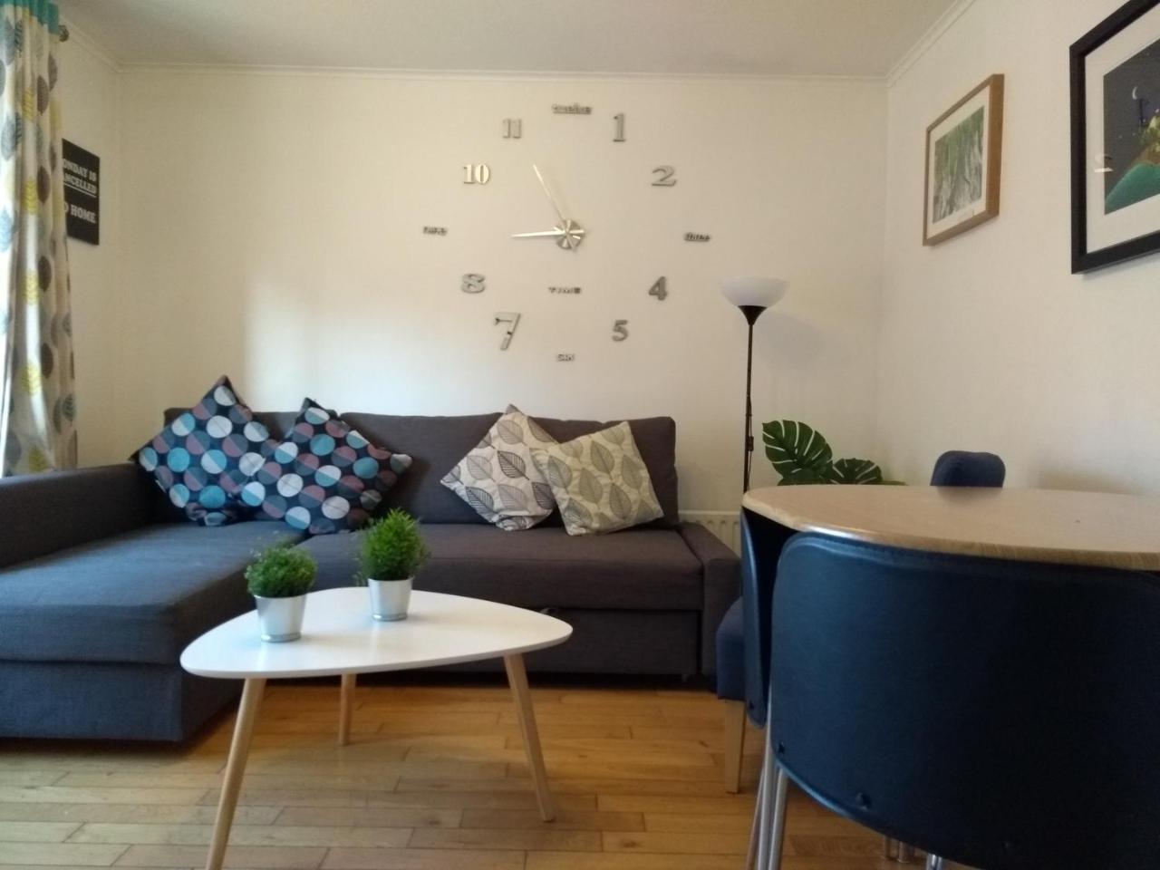 Very Central Location- Free Parking - 2 Bedrooms 벨파스트 외부 사진