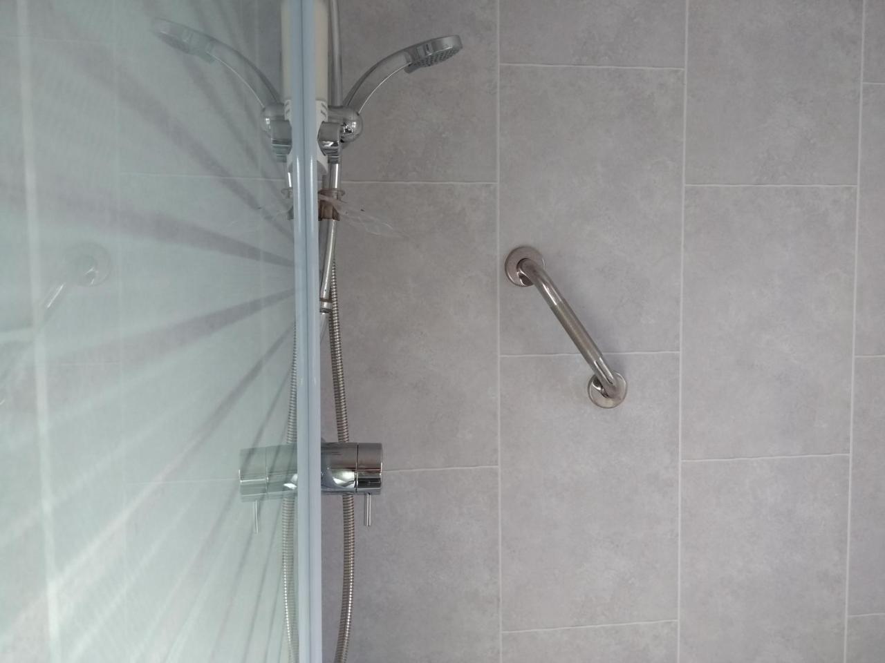 Very Central Location- Free Parking - 2 Bedrooms 벨파스트 외부 사진
