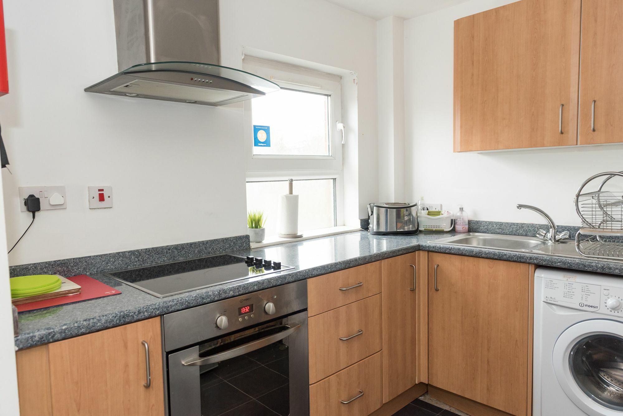 Very Central Location- Free Parking - 2 Bedrooms 벨파스트 외부 사진