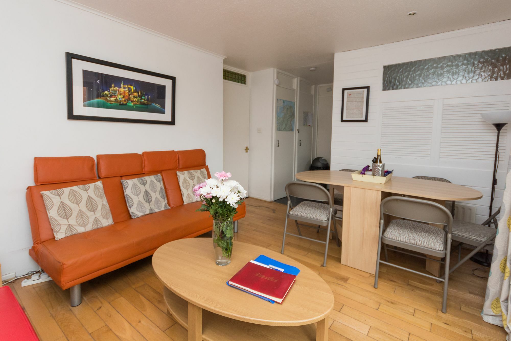 Very Central Location- Free Parking - 2 Bedrooms 벨파스트 외부 사진