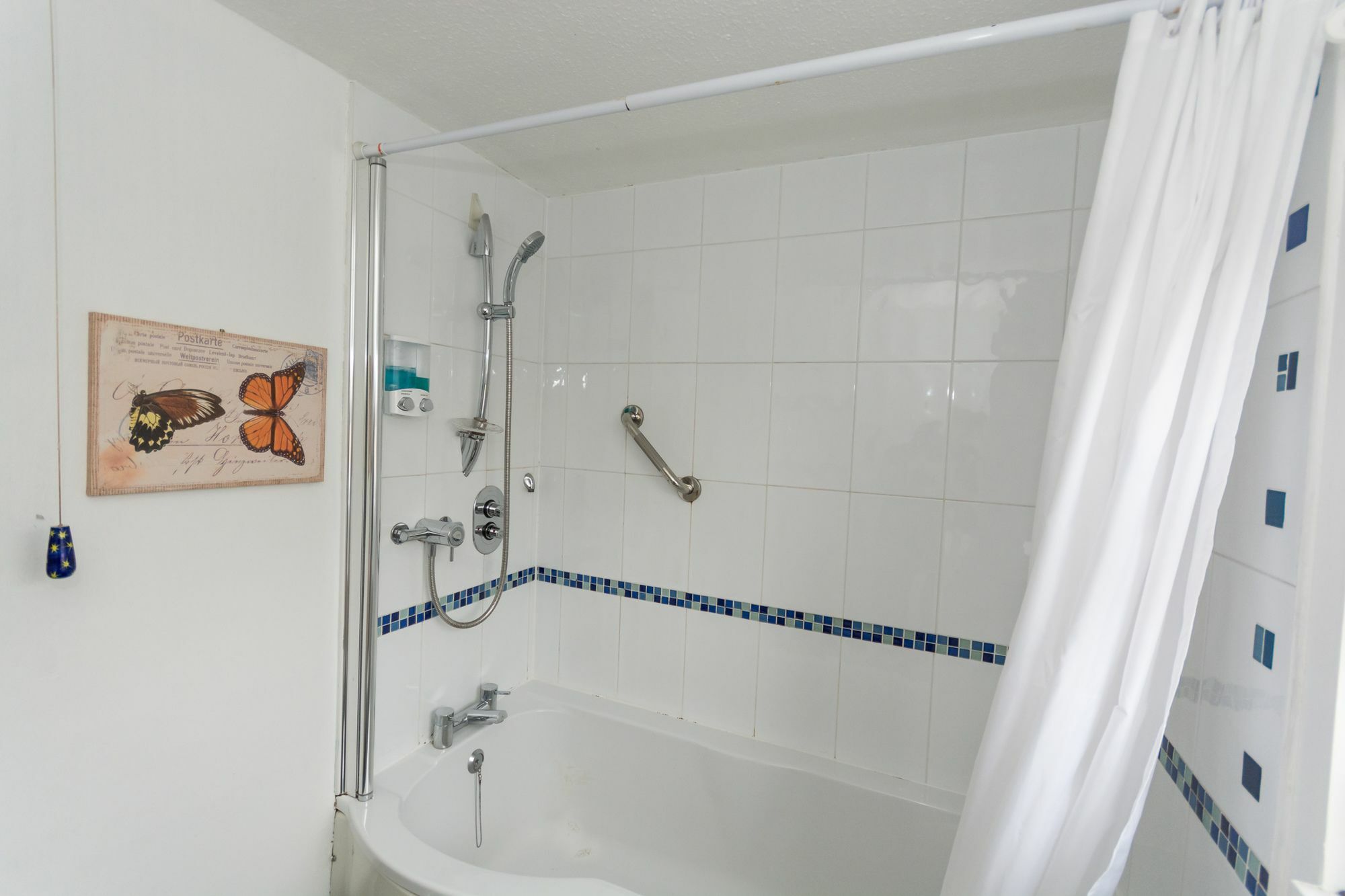 Very Central Location- Free Parking - 2 Bedrooms 벨파스트 외부 사진