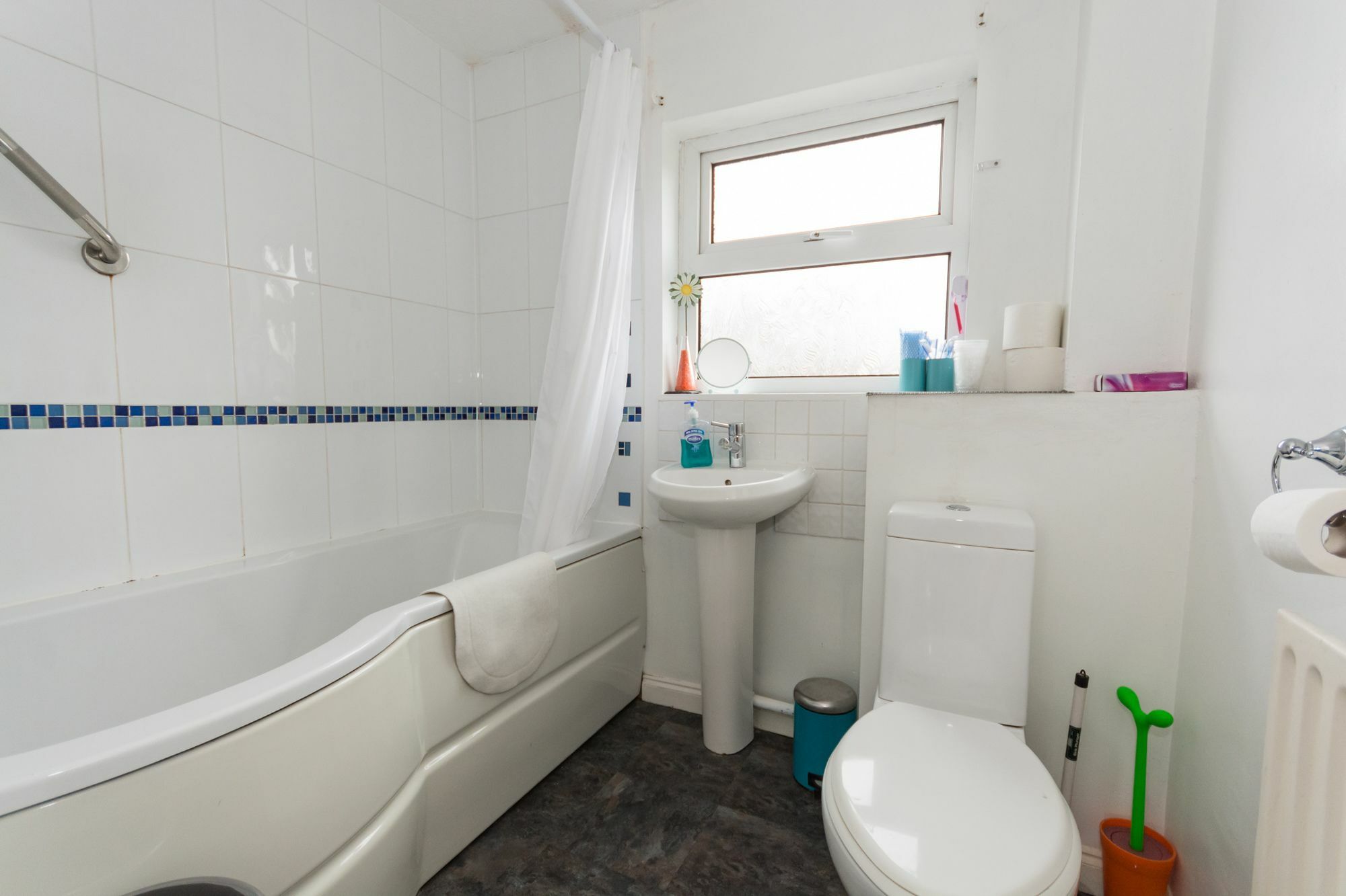 Very Central Location- Free Parking - 2 Bedrooms 벨파스트 외부 사진