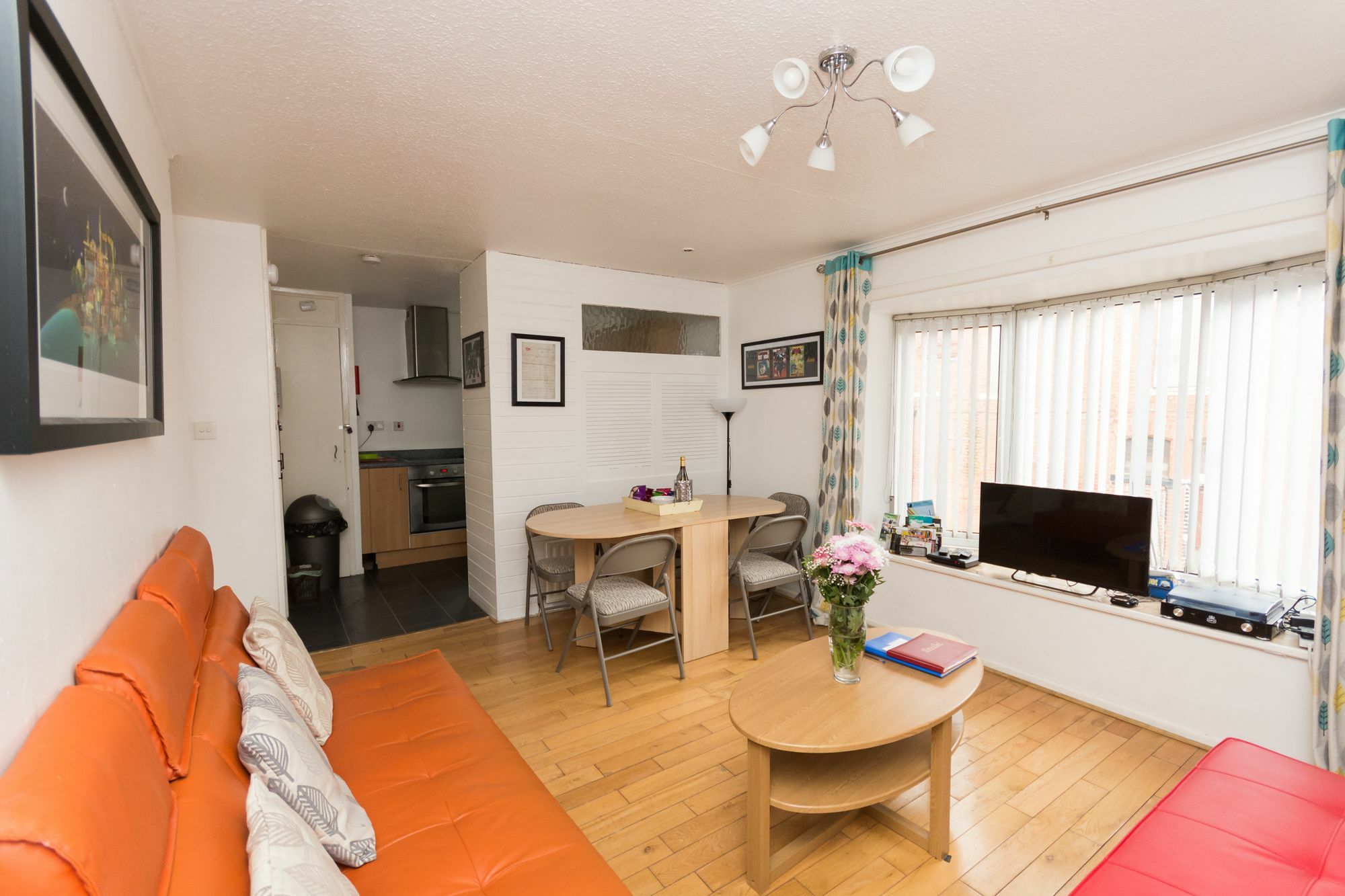 Very Central Location- Free Parking - 2 Bedrooms 벨파스트 외부 사진